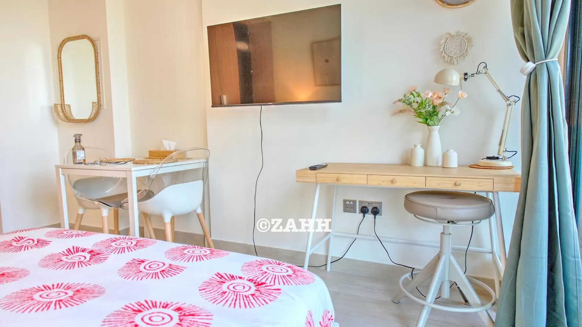 Studio Haven Dubai 0*,  Emirati Arabi Uniti